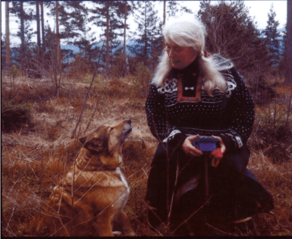 Fotografija iz naslovice knjige On Talking Terms On Dogs